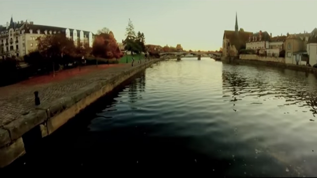 Voir Sens et les bords de l'Yonne en 2015